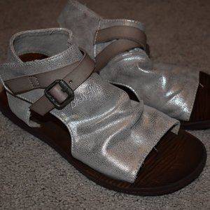 *EUC* silver sandals too cute!!!